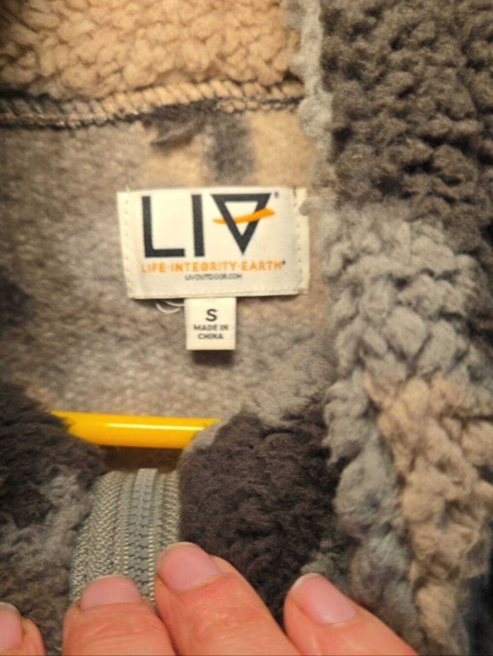 Fleece - Picture 3 of 5